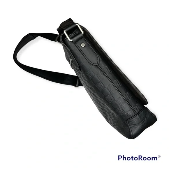 Louis vuitton  Damier Infini District MM crossbody - Picture 9 of 15